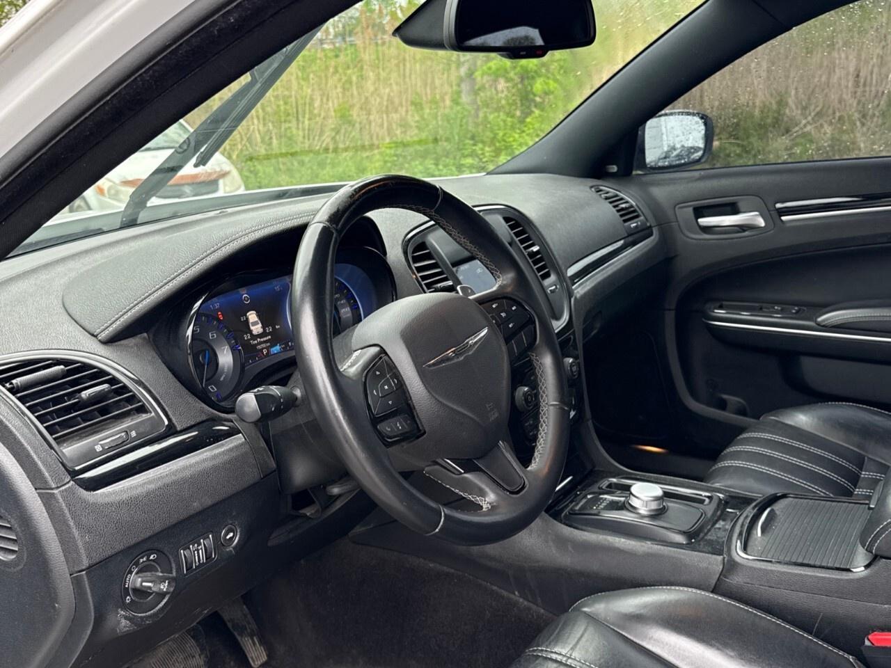 2018 Chrysler 300  Photo