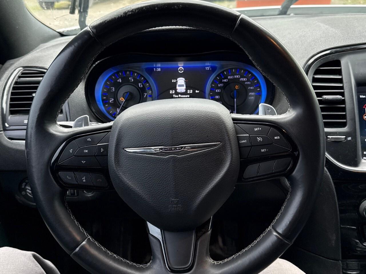 2018 Chrysler 300  Photo