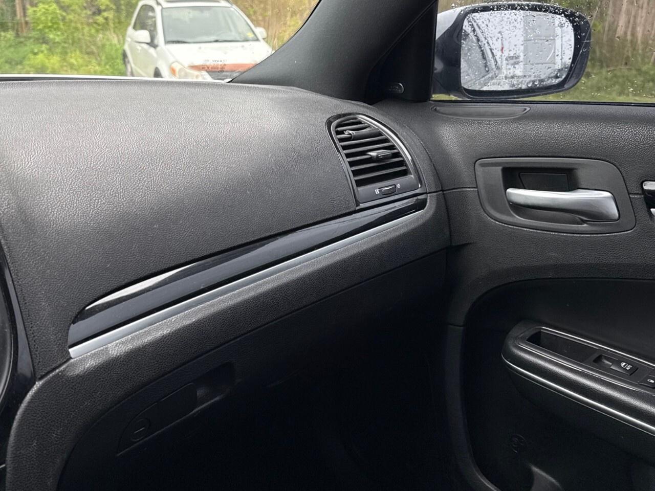 2018 Chrysler 300  Photo