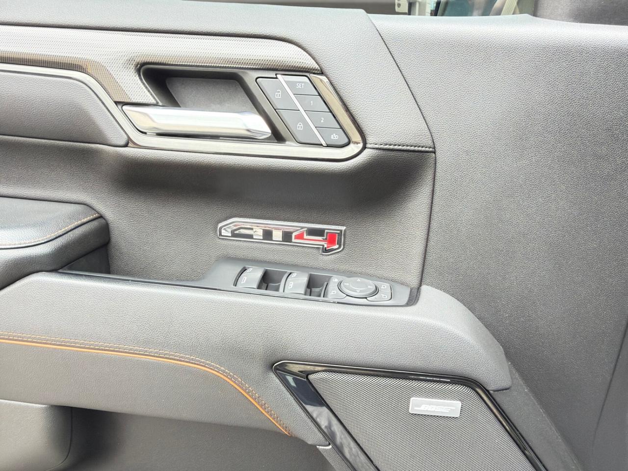 2022 GMC Sierra 1500 4WD Crew Cab AT4 Photo