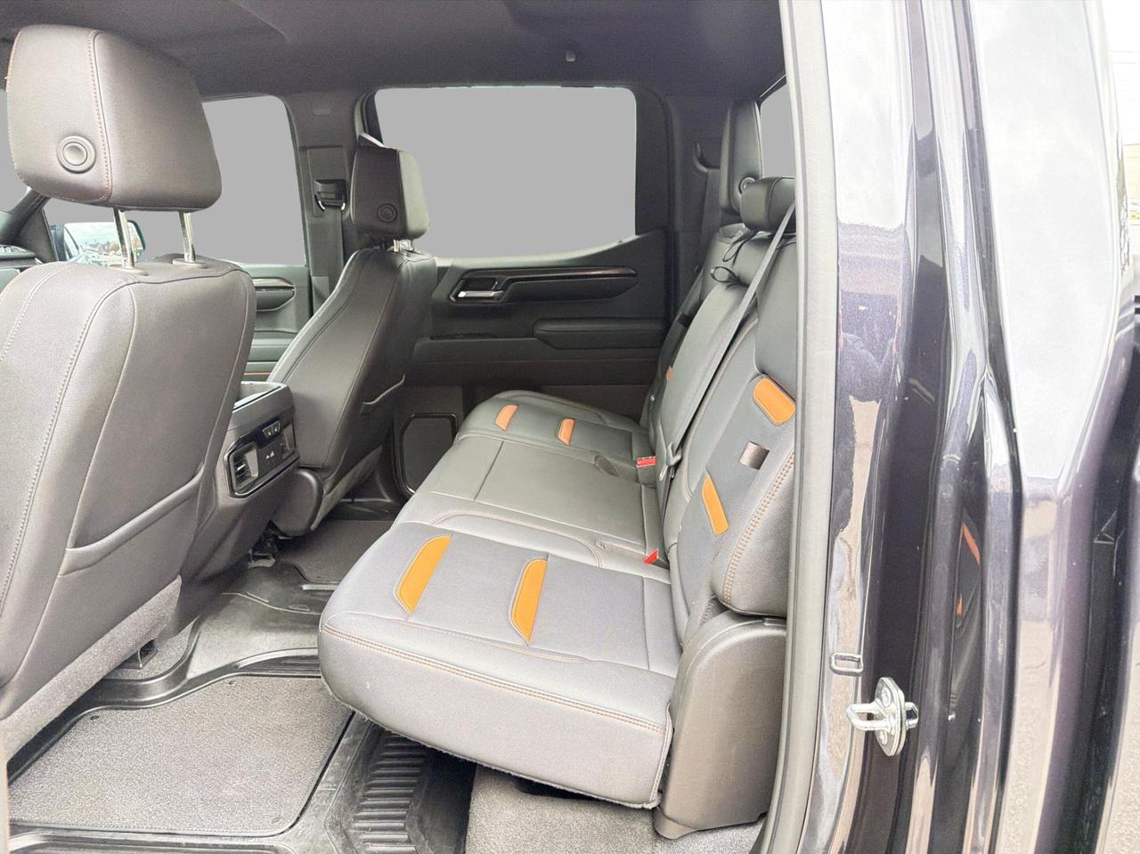 2022 GMC Sierra 1500 4WD Crew Cab AT4 Photo