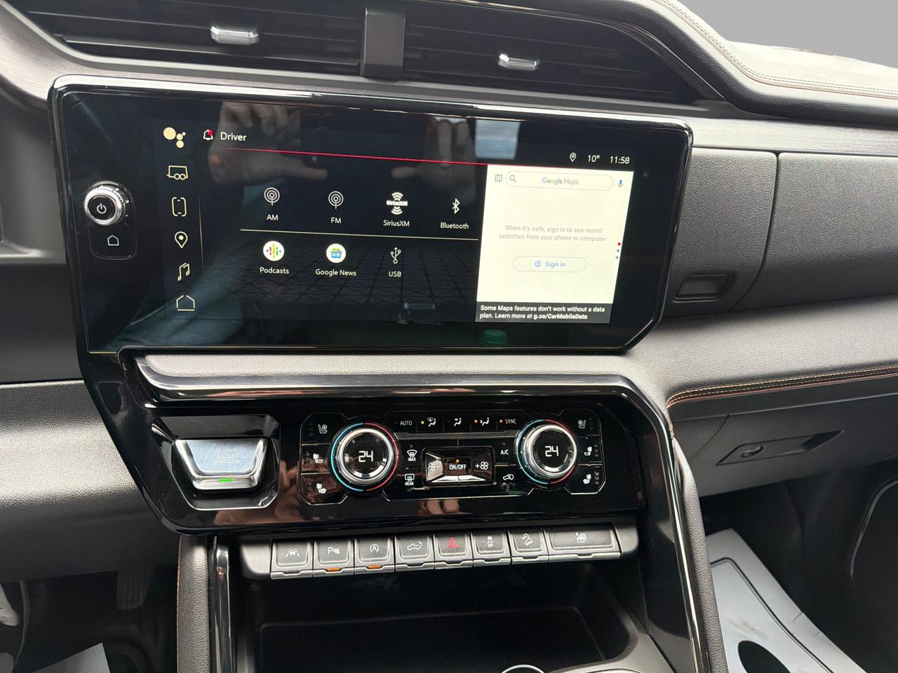 2022 GMC Sierra 1500 4WD Crew Cab AT4 Photo