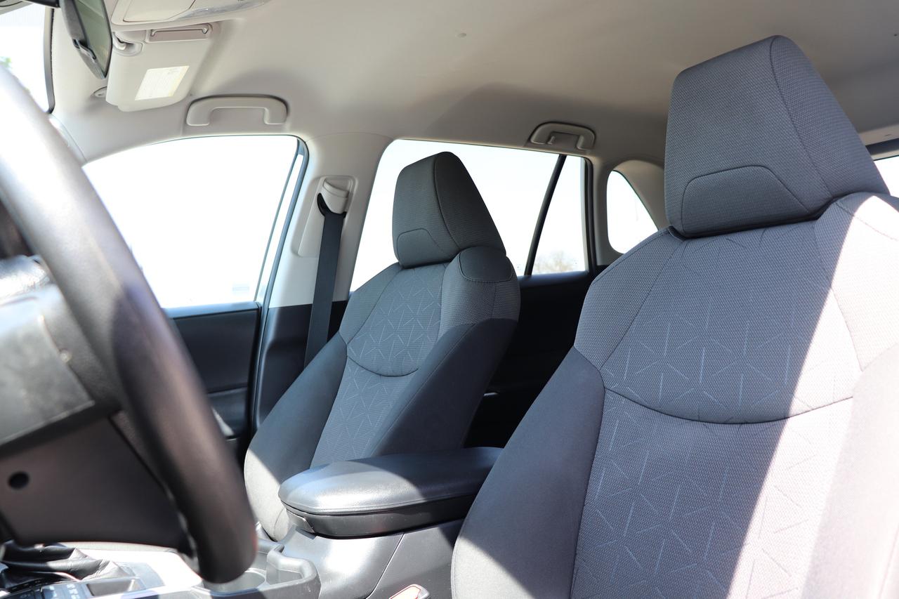 2021 Toyota RAV4 LE AWD SAFETY CERTIFIED Photo