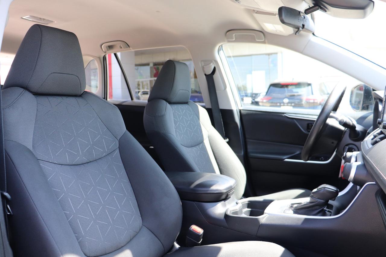2021 Toyota RAV4 LE AWD SAFETY CERTIFIED Photo
