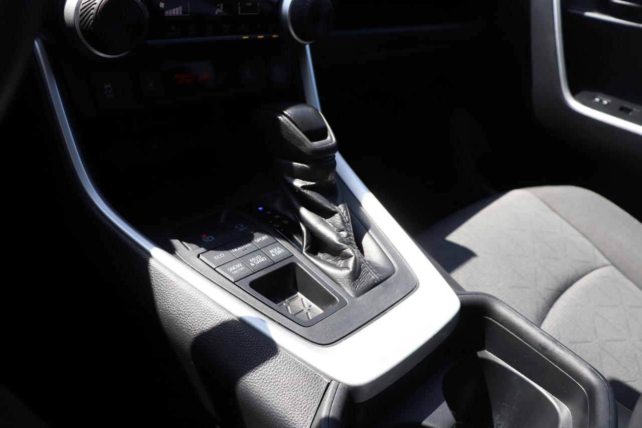 2021 Toyota RAV4 LE AWD SAFETY CERTIFIED Photo