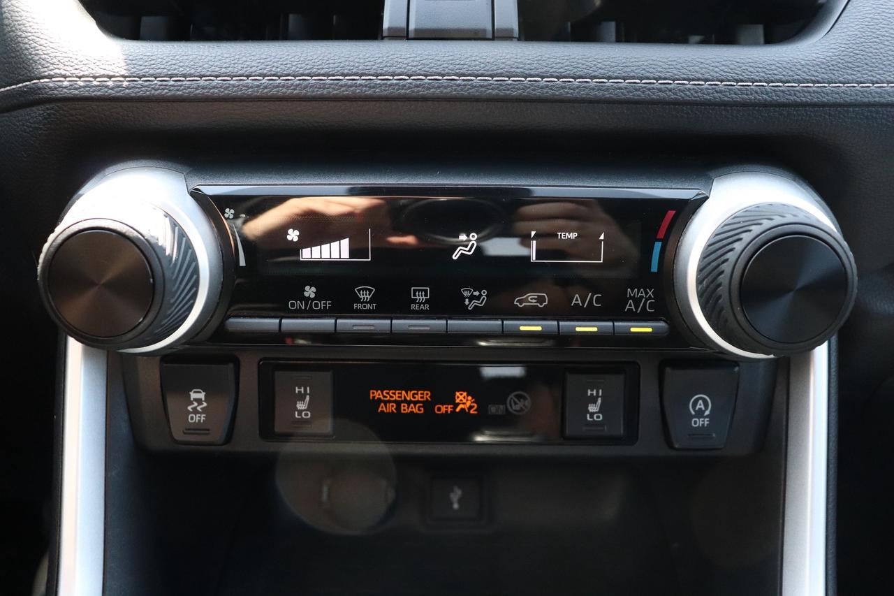 2021 Toyota RAV4 LE AWD SAFETY CERTIFIED Photo