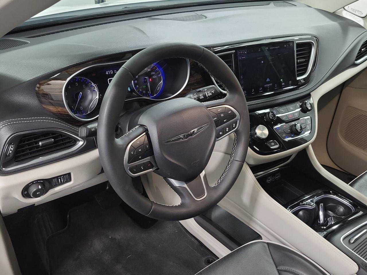 2024 Chrysler Pacifica Limited   TOW GROUP   PWR DOORS   HEATED/VENTED LE Photo4