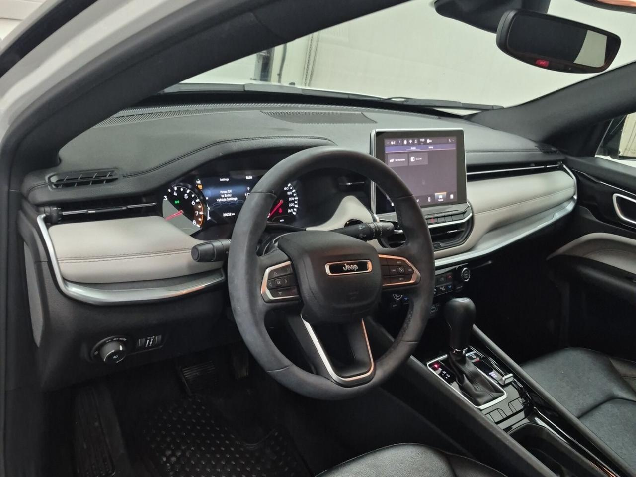 2024 Jeep Compass Limited   HEATED SEATS   REMOTE START   BLINDSPOT Photo4