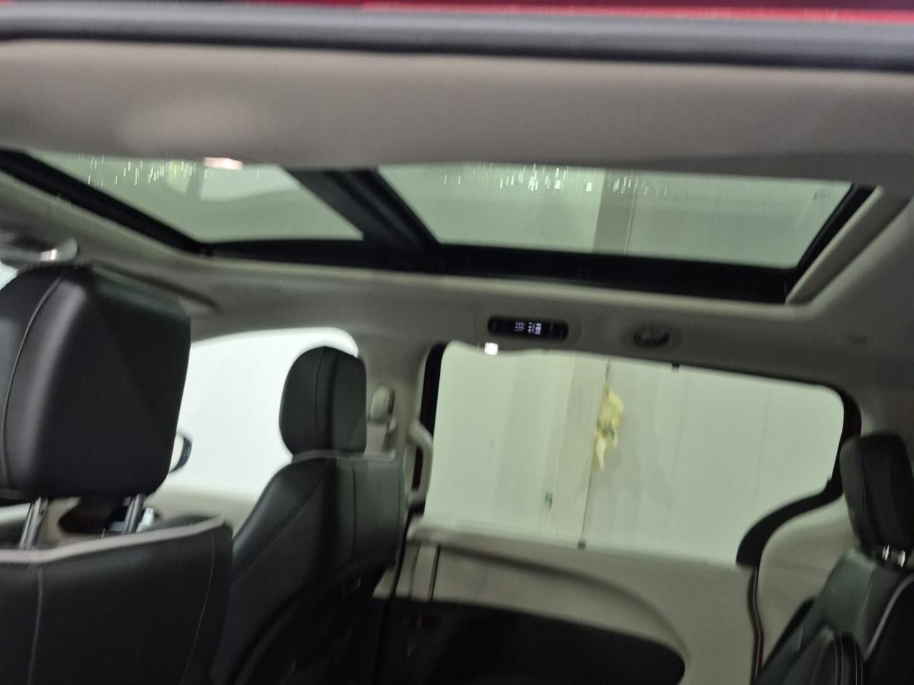 2024 Chrysler Pacifica Limited   PWR DOORS   PANO ROOF   HEATED/VENTED LE Photo