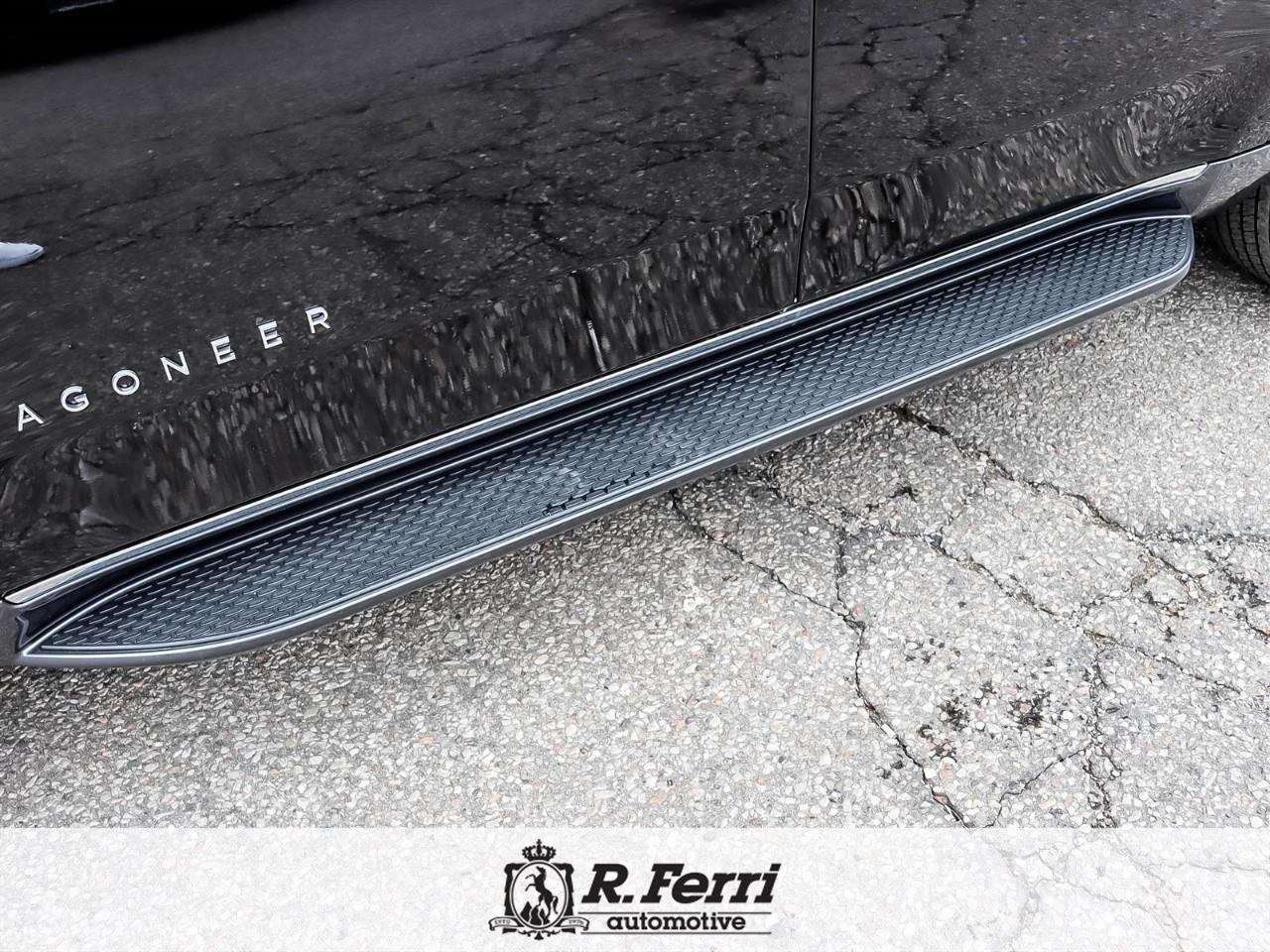 2022 Jeep Wagoneer Series III 4dr 4x4 Photo