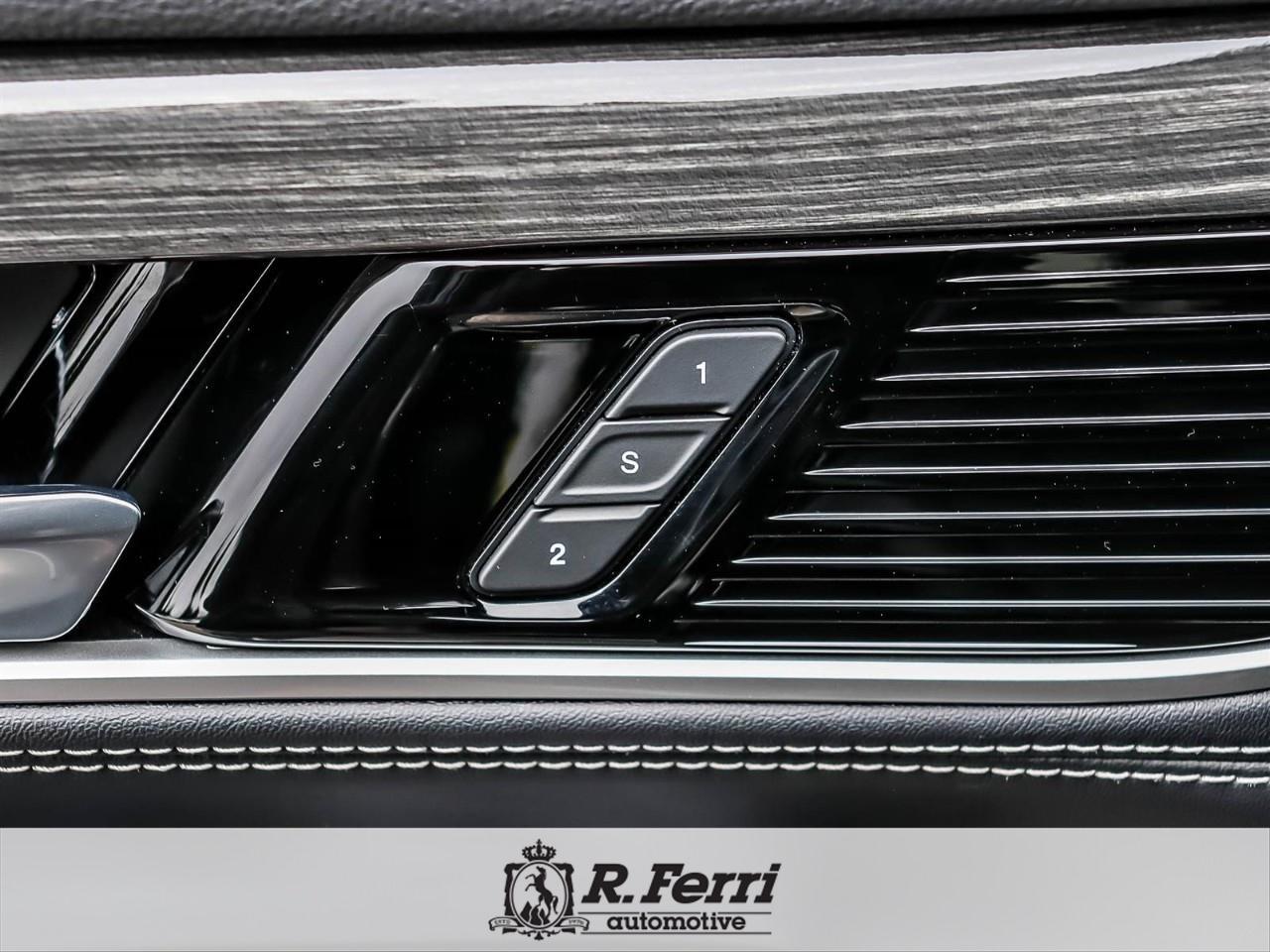 2022 Jeep Wagoneer Series III 4dr 4x4 Photo