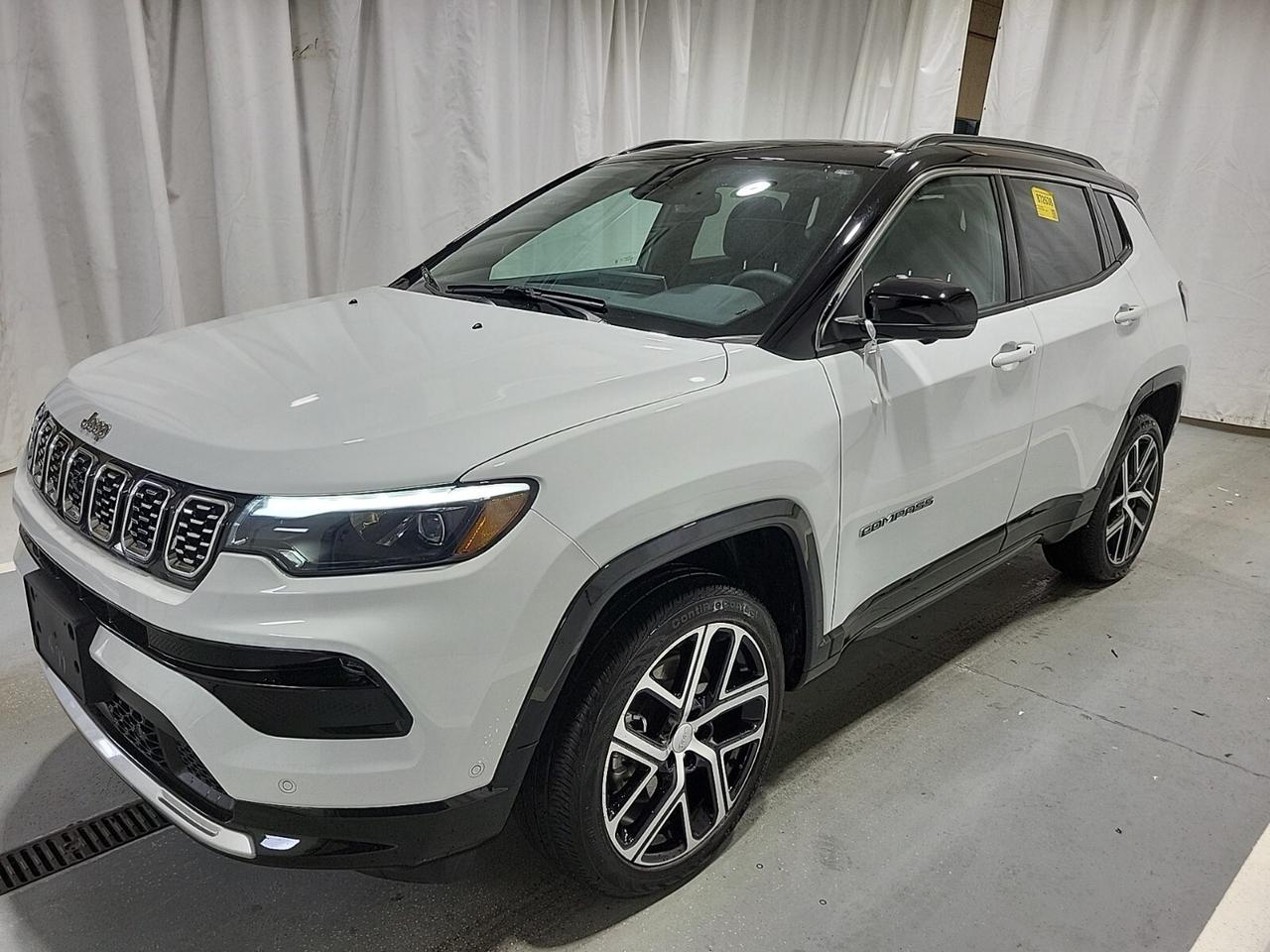2024 Jeep Compass Limited   ELITE EXTERIOR GROUP   PANO ROOF   ALPIN Photo