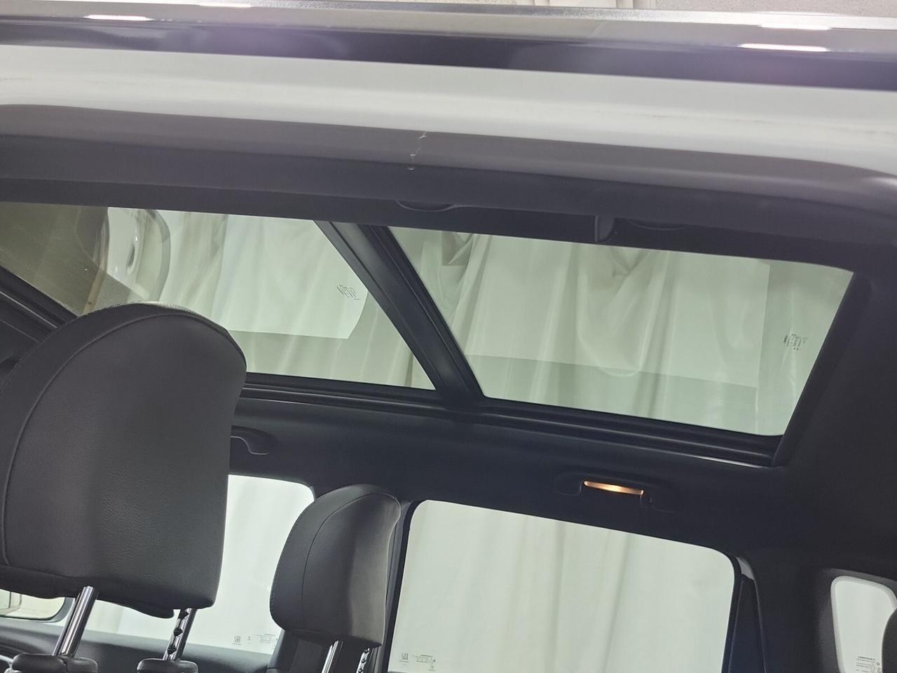 2024 Jeep Compass Limited   ELITE EXTERIOR GROUP   PANO ROOF   ALPIN Photo