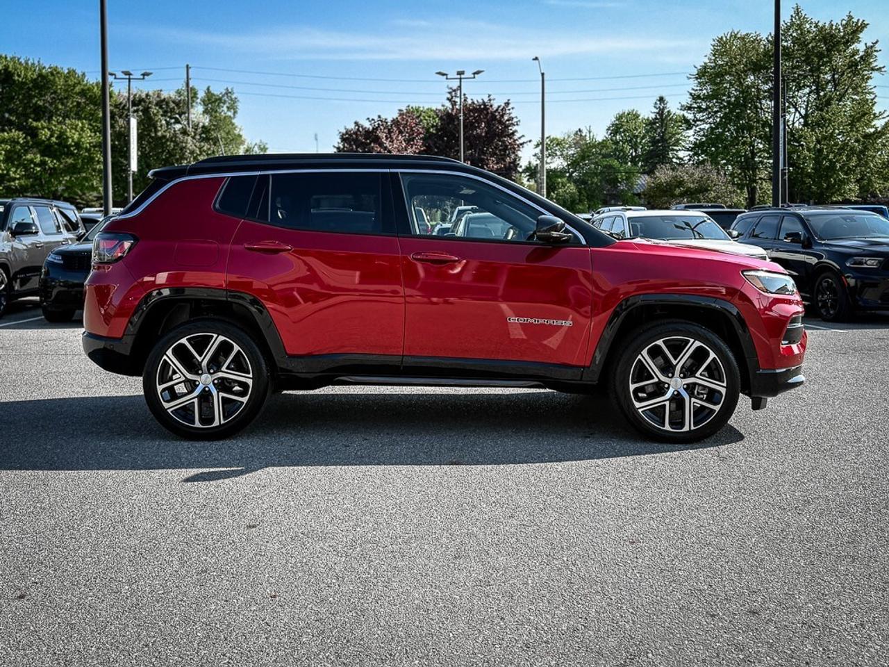 2024 Jeep Compass Limited   ELITE EXTERIOR GROUP   PANO ROOF   ALPIN Photo3