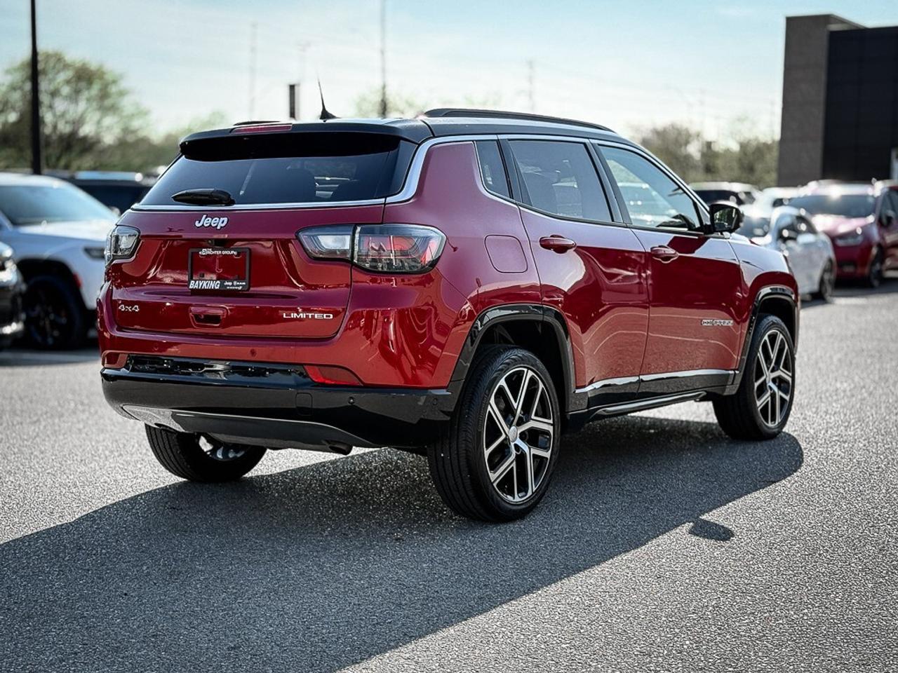 2024 Jeep Compass Limited   ELITE EXTERIOR GROUP   PANO ROOF   ALPIN Photo