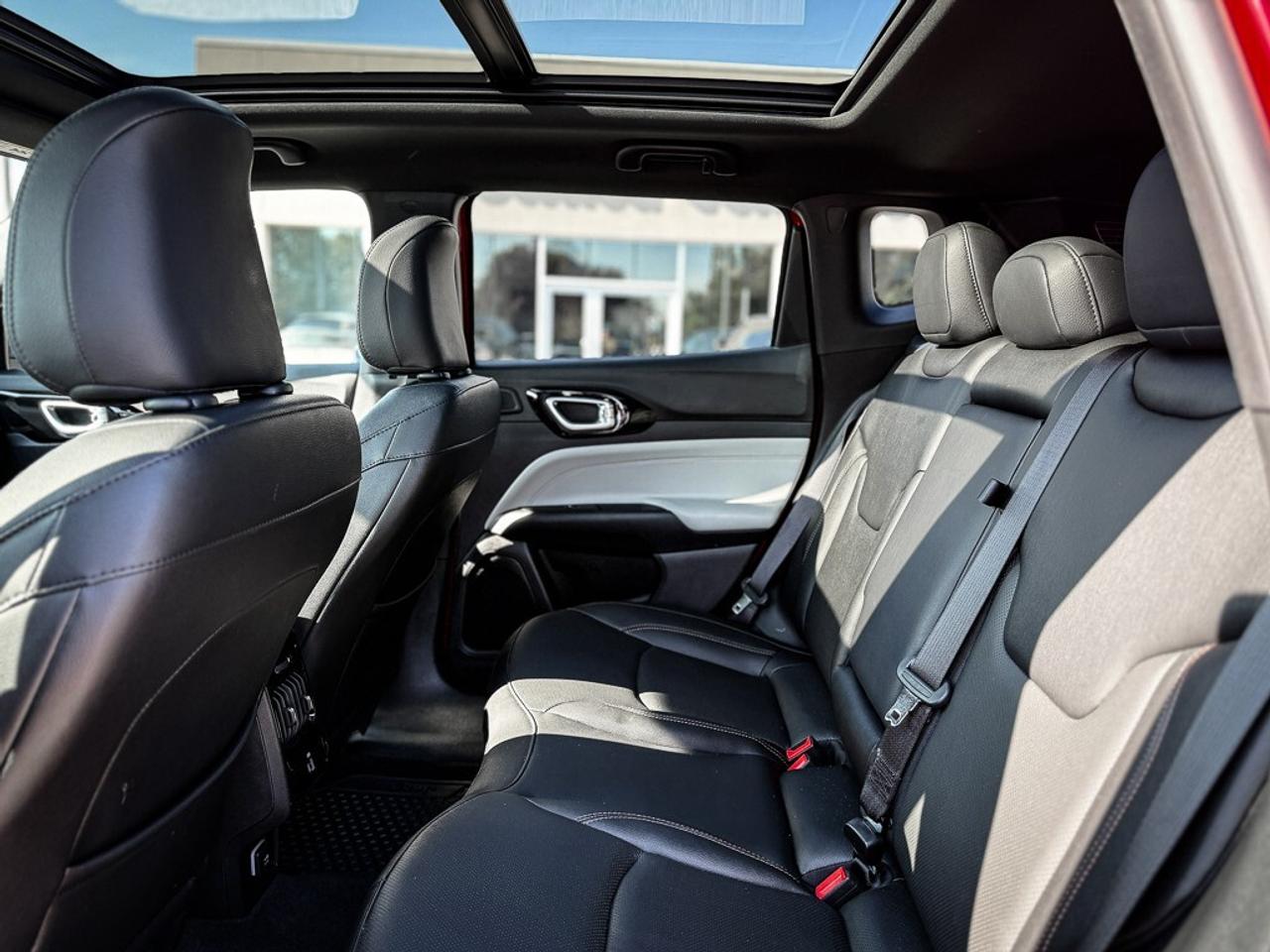 2024 Jeep Compass Limited   ELITE EXTERIOR GROUP   PANO ROOF   ALPIN Photo