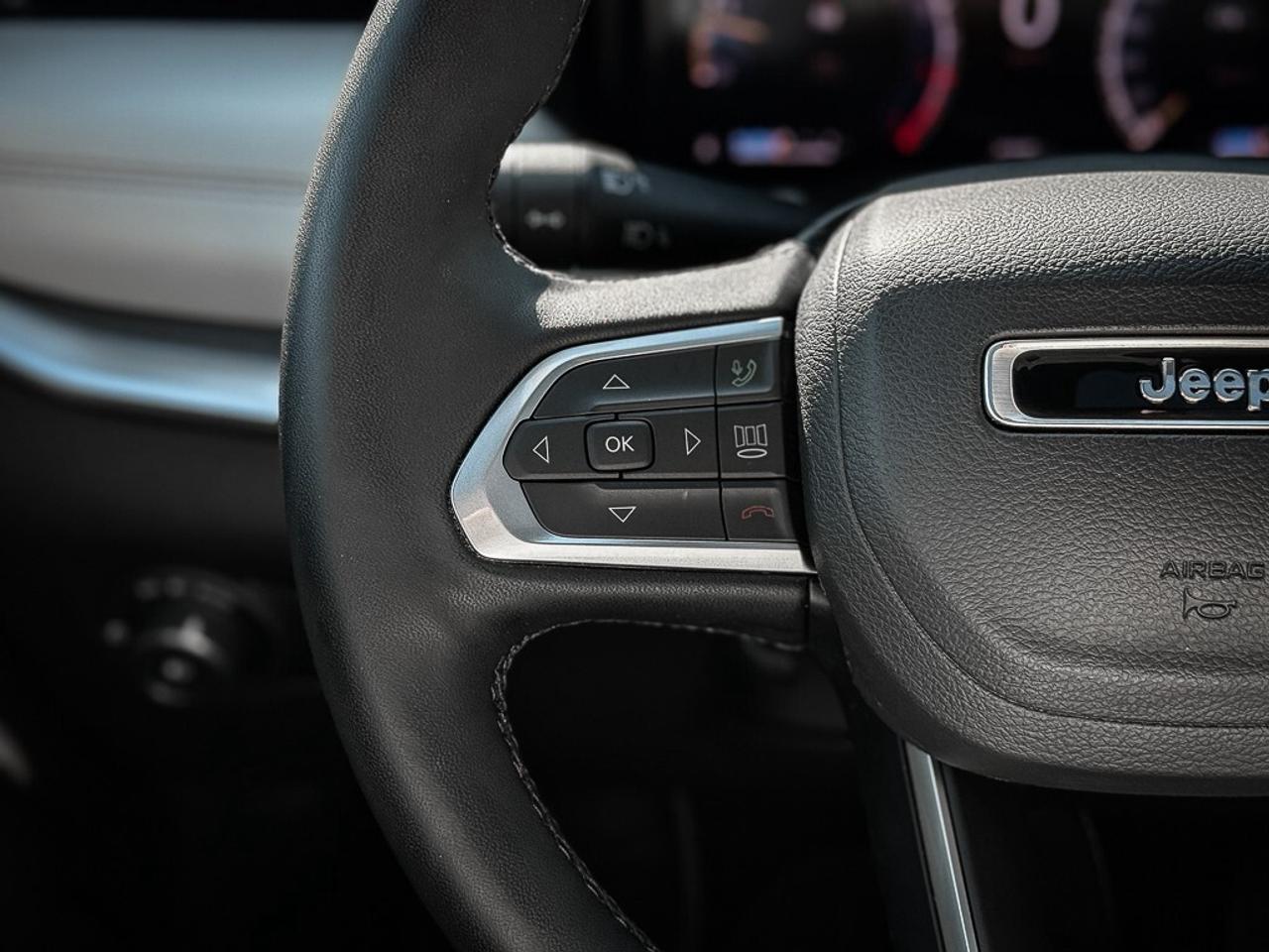 2024 Jeep Compass Limited   ELITE EXTERIOR GROUP   PANO ROOF   ALPIN Photo