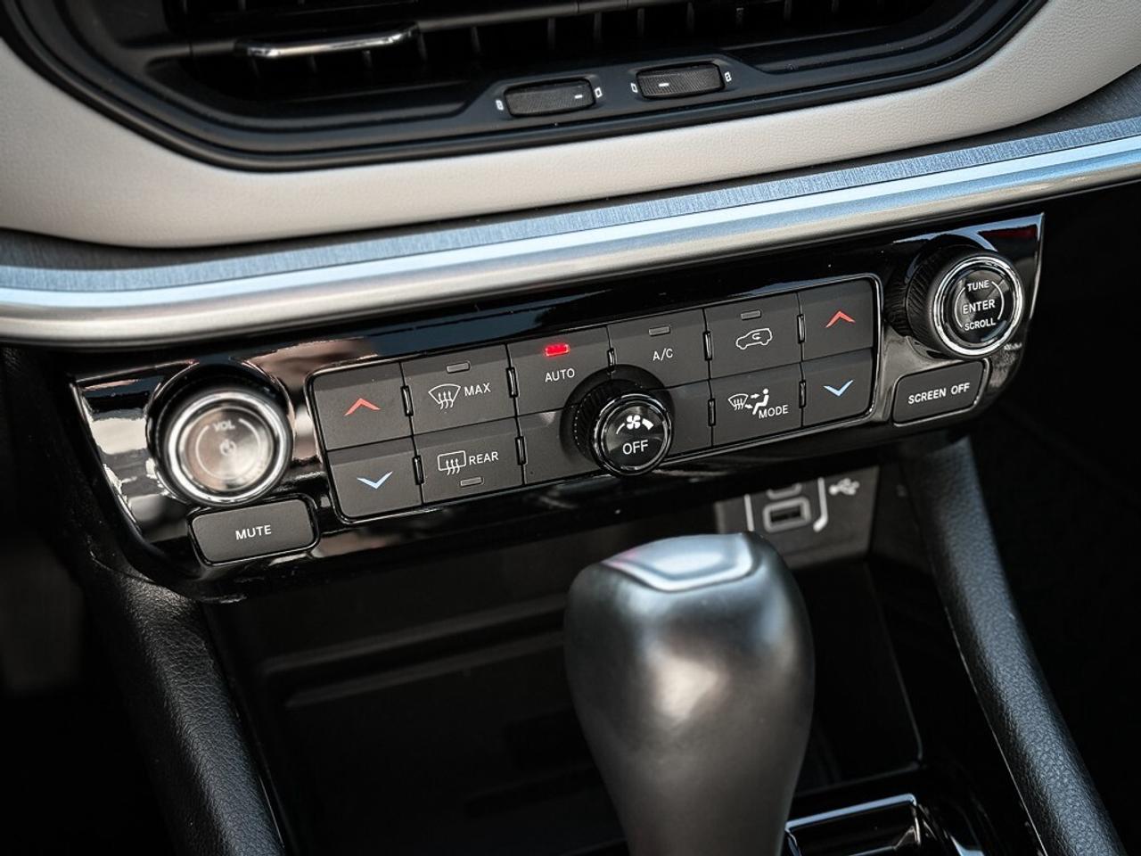 2024 Jeep Compass Limited   ELITE EXTERIOR GROUP   PANO ROOF   ALPIN Photo