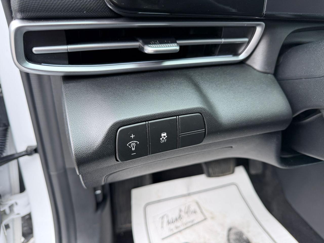 2024 Hyundai Elantra SEL Photo