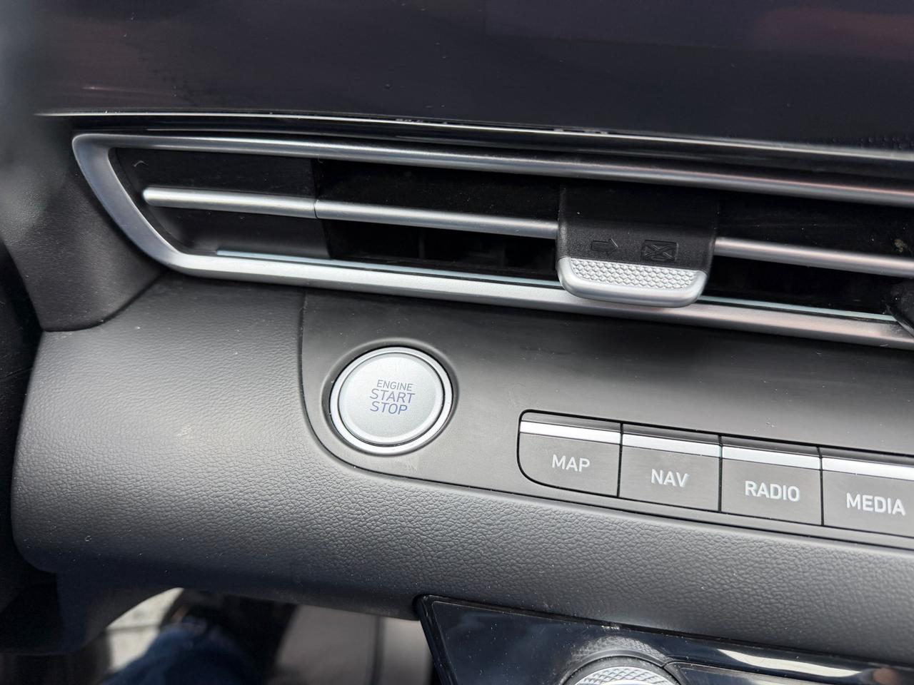 2024 Hyundai Elantra SEL Photo