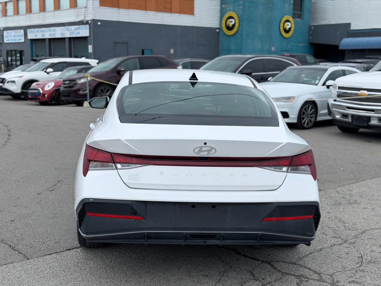 2024 Hyundai Elantra SEL Photo