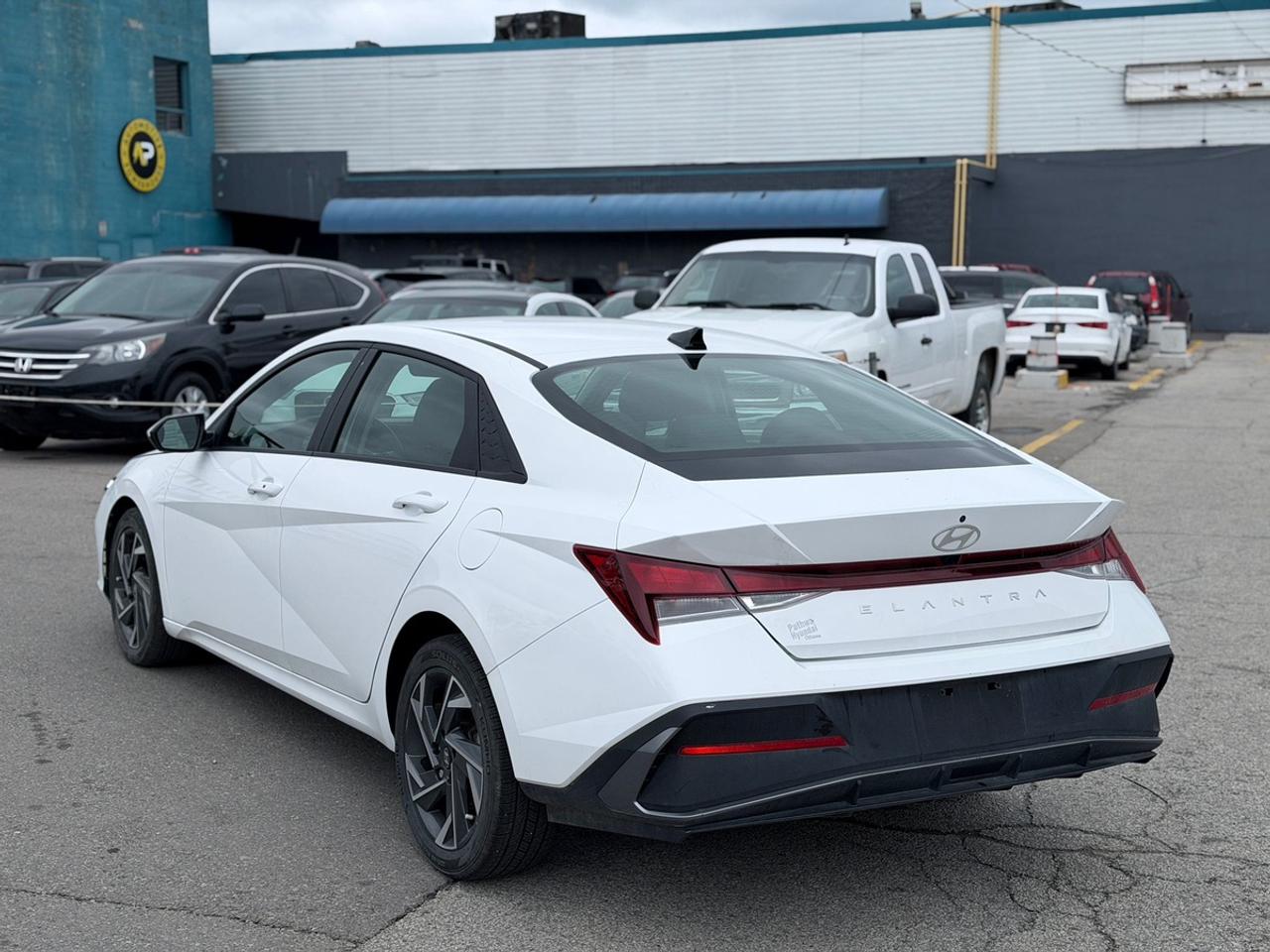 2024 Hyundai Elantra SEL Photo