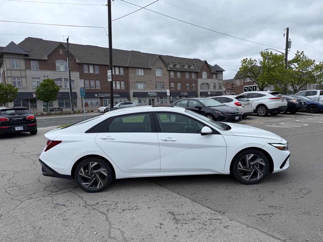 2024 Hyundai Elantra SEL Photo