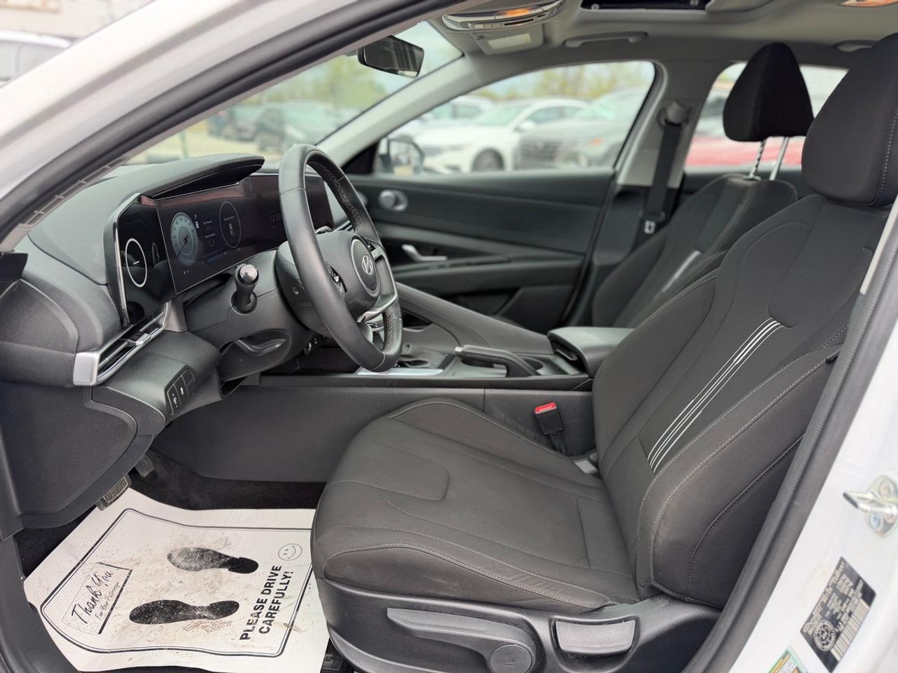 2024 Hyundai Elantra SEL Photo