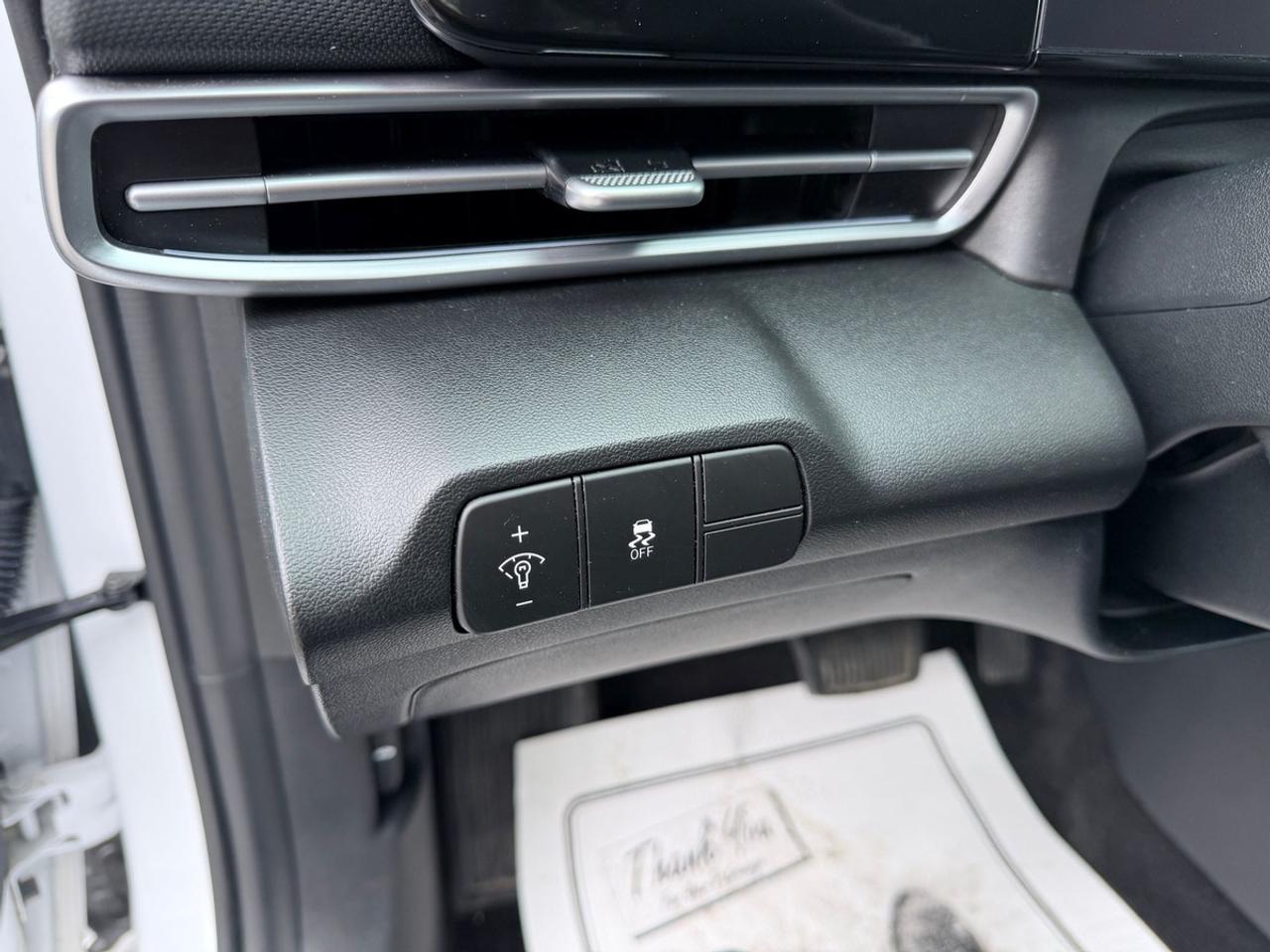 2024 Hyundai Elantra SEL Photo