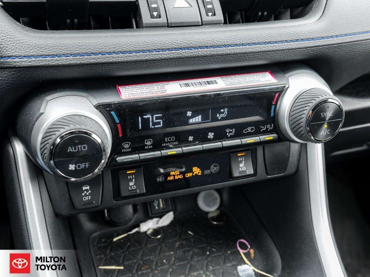 2024 Toyota RAV4 Hybrid JBL AUDIO 10.5 SCREEN LEATHER SUNROOF ONE OWNER NE Photo