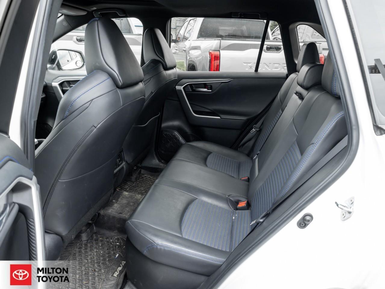 2024 Toyota RAV4 Hybrid JBL AUDIO 10.5 SCREEN LEATHER SUNROOF ONE OWNER NE Photo