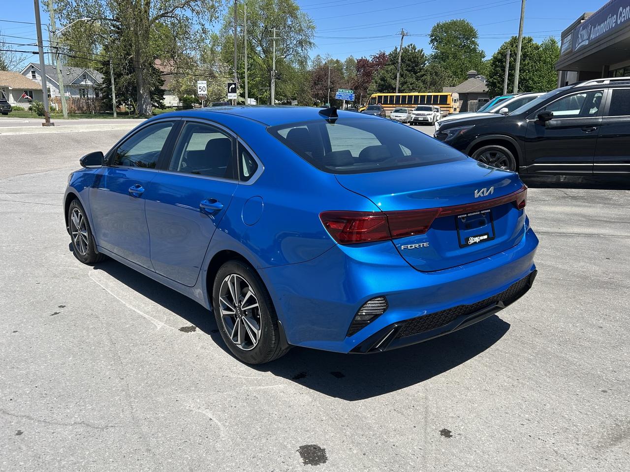 2023 Kia Forte EX/HEATED SEATS/BACK UP CAM/CALL PICTON Photo2