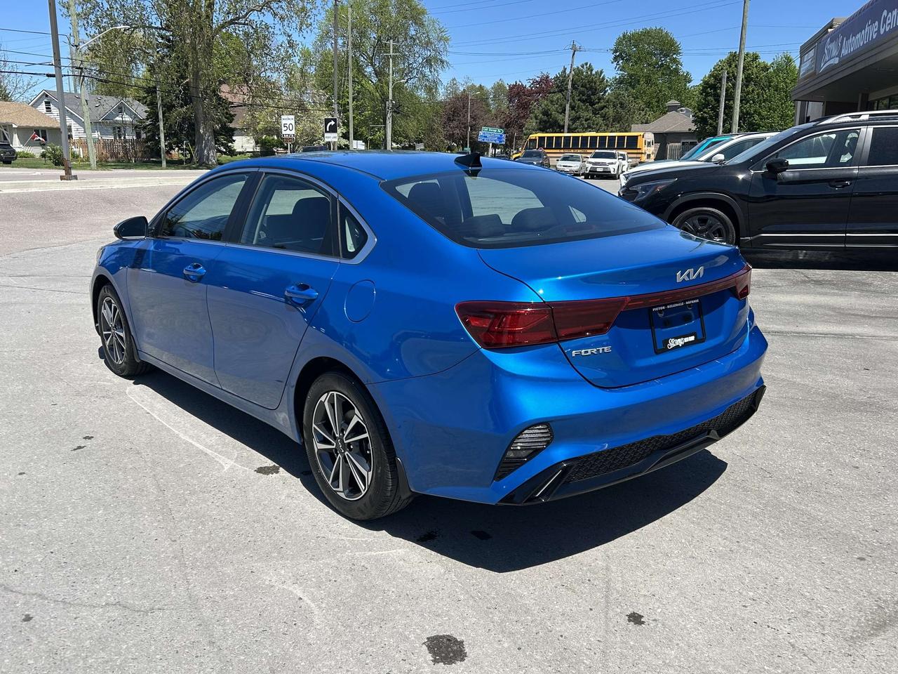 2023 Kia Forte EX/HEATED SEATS/BACK UP CAM/BELLEVILLE Photo