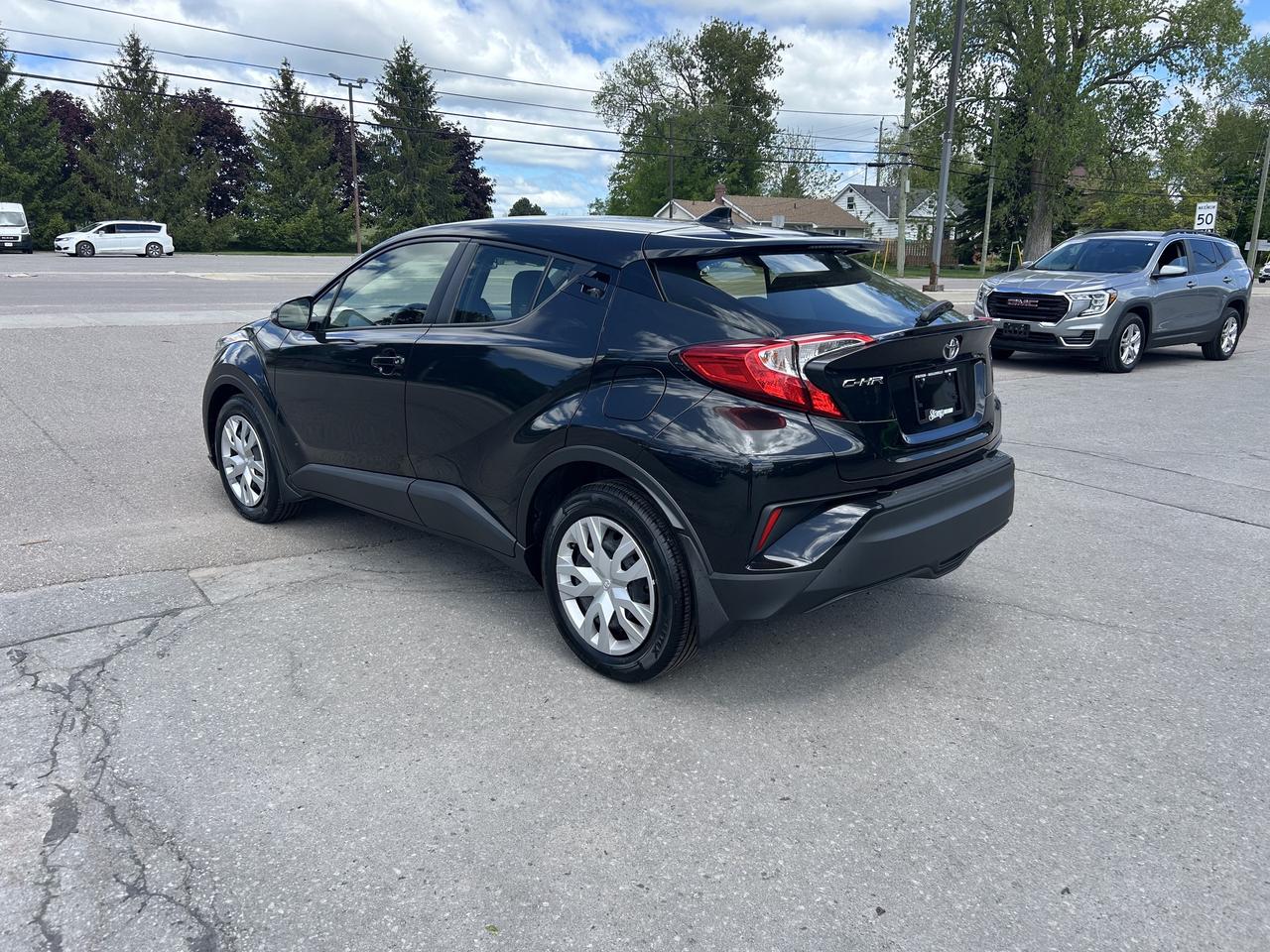 2022 Toyota C-HR LE/BACK UP CAM/CALL PICTON 613-476-2188 Photo