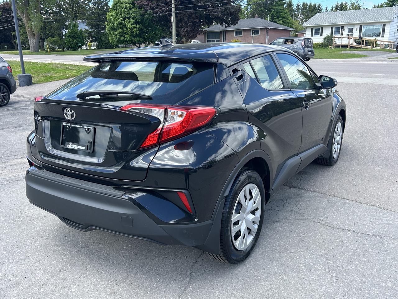 2022 Toyota C-HR LE/BACK UP CAM/CALL PICTON 613-476-2188 Photo