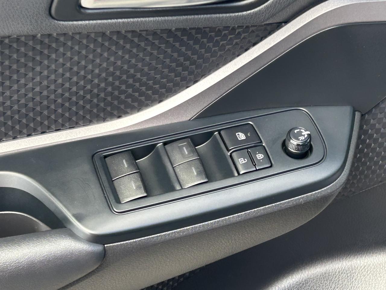 2022 Toyota C-HR LE/BACK UP CAM/CALL PICTON 613-476-2188 Photo