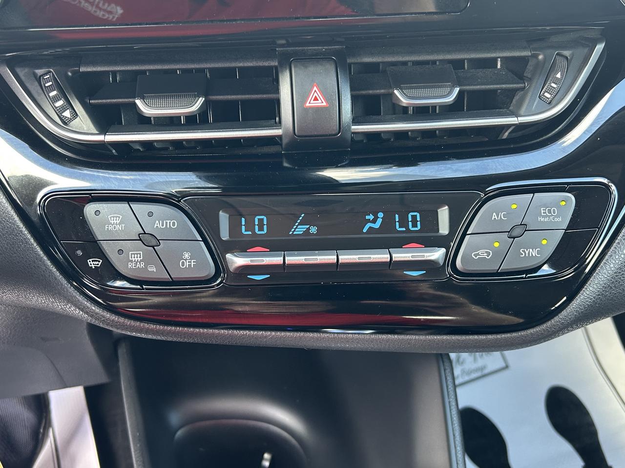 2022 Toyota C-HR LE/BACK UP CAM/CALL PICTON 613-476-2188 Photo