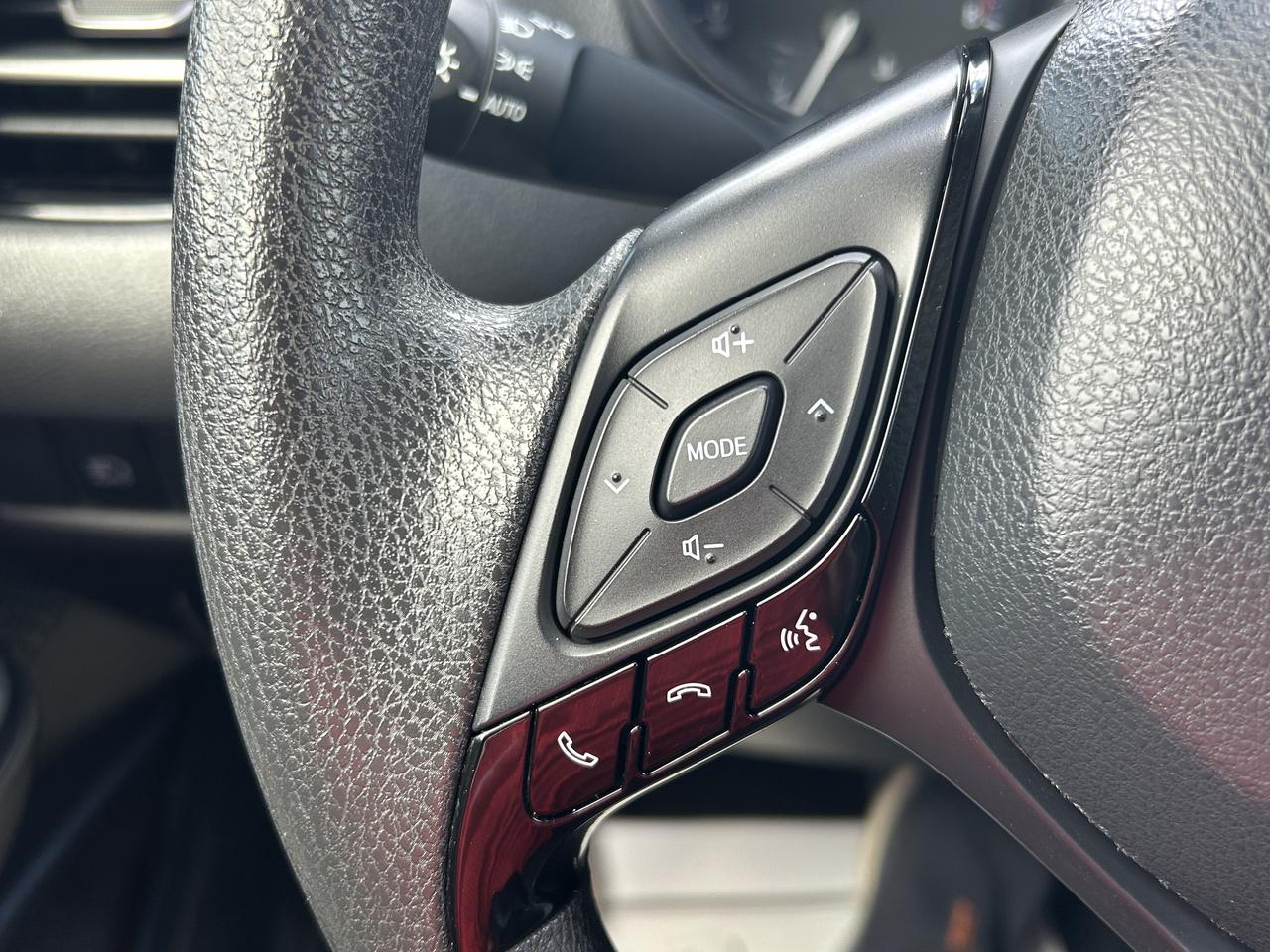 2022 Toyota C-HR LE/BACK UP CAM/CALL PICTON 613-476-2188 Photo