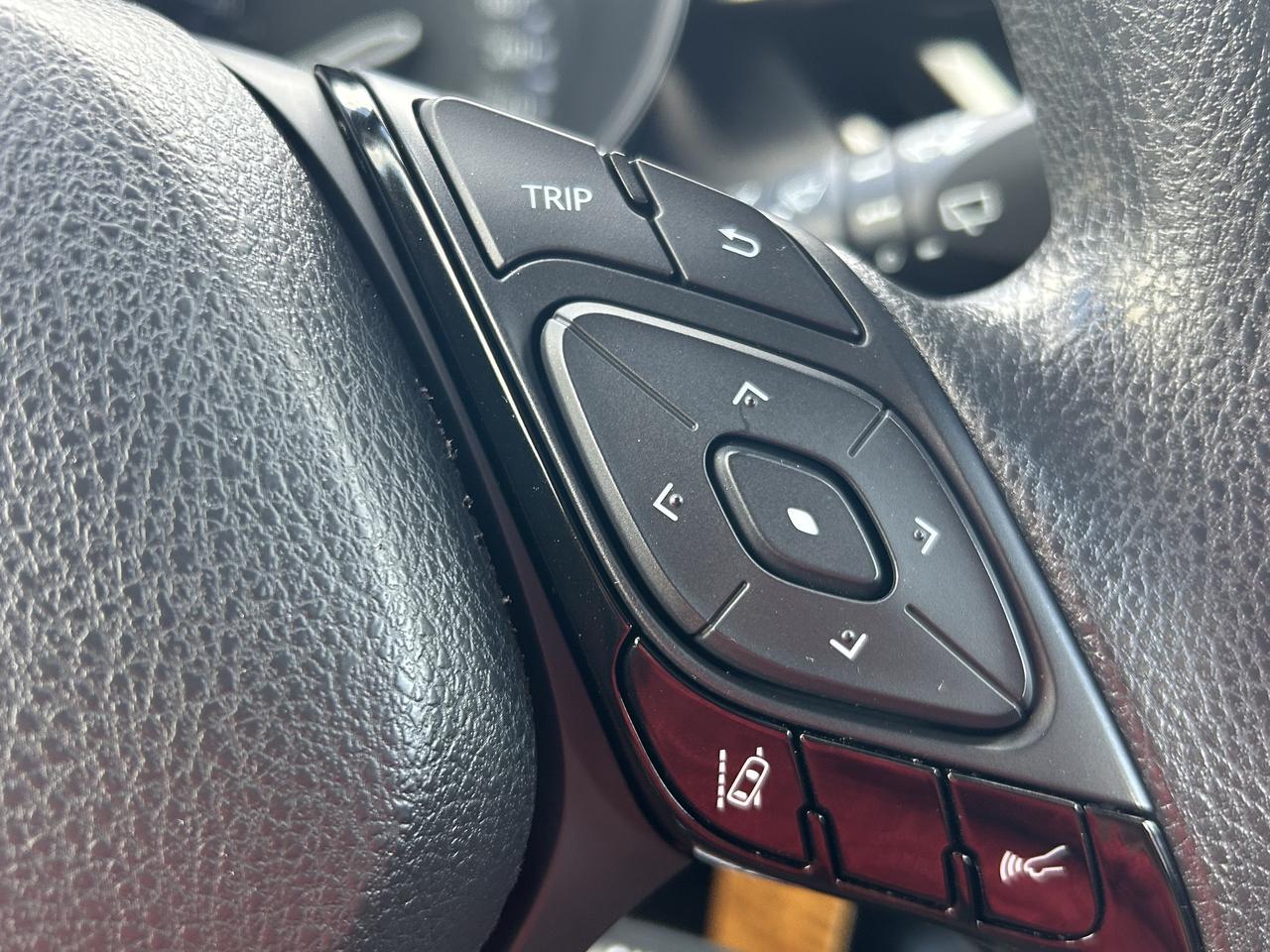 2022 Toyota C-HR LE/BACK UP CAM/CALL PICTON 613-476-2188 Photo