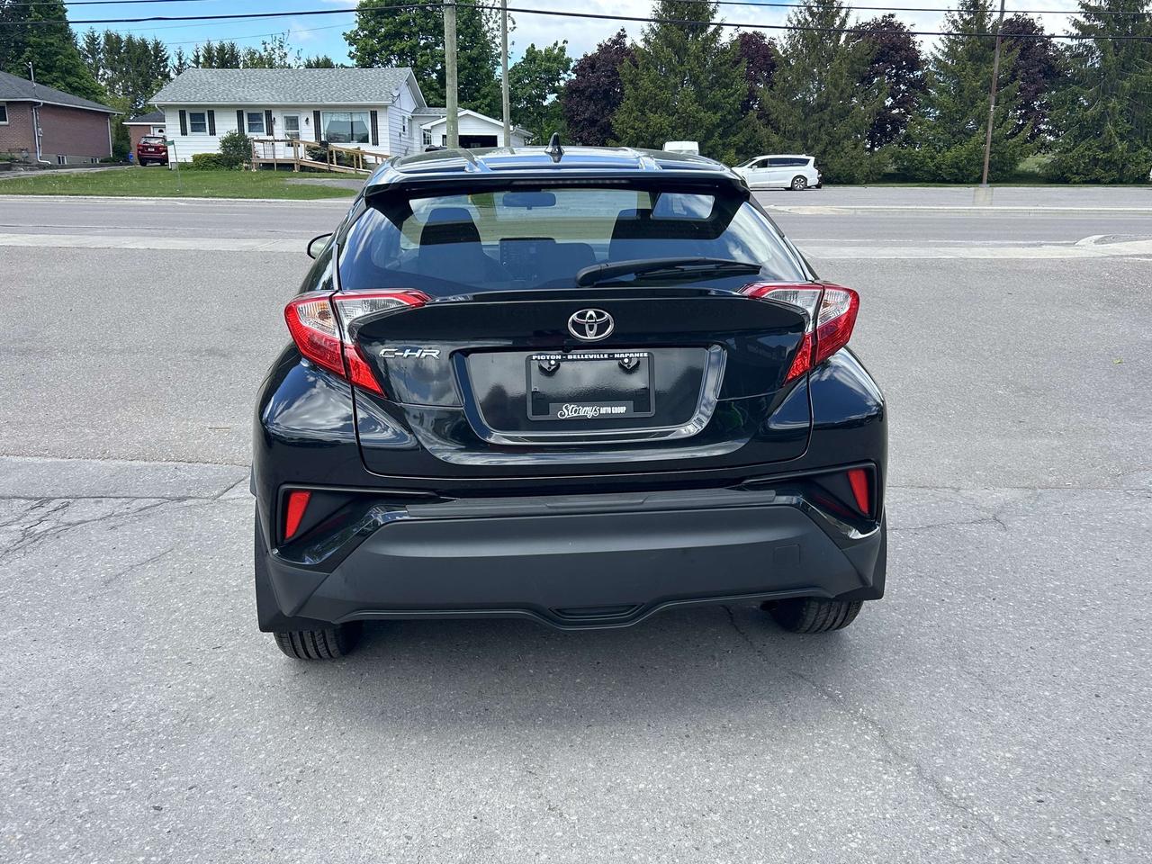 2022 Toyota C-HR LE/BACK UP CAM/CALL NAPANEE 613-354-2100 Photo
