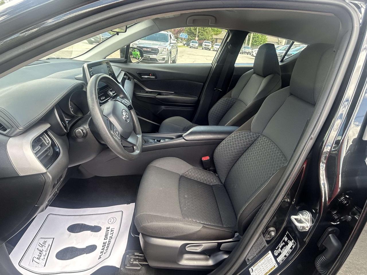 2022 Toyota C-HR LE/BACK UP CAM/CALL NAPANEE 613-354-2100 Photo