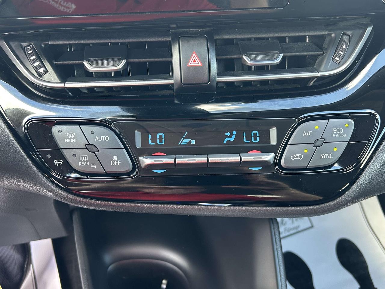 2022 Toyota C-HR LE/BACK UP CAM/CALL NAPANEE 613-354-2100 Photo