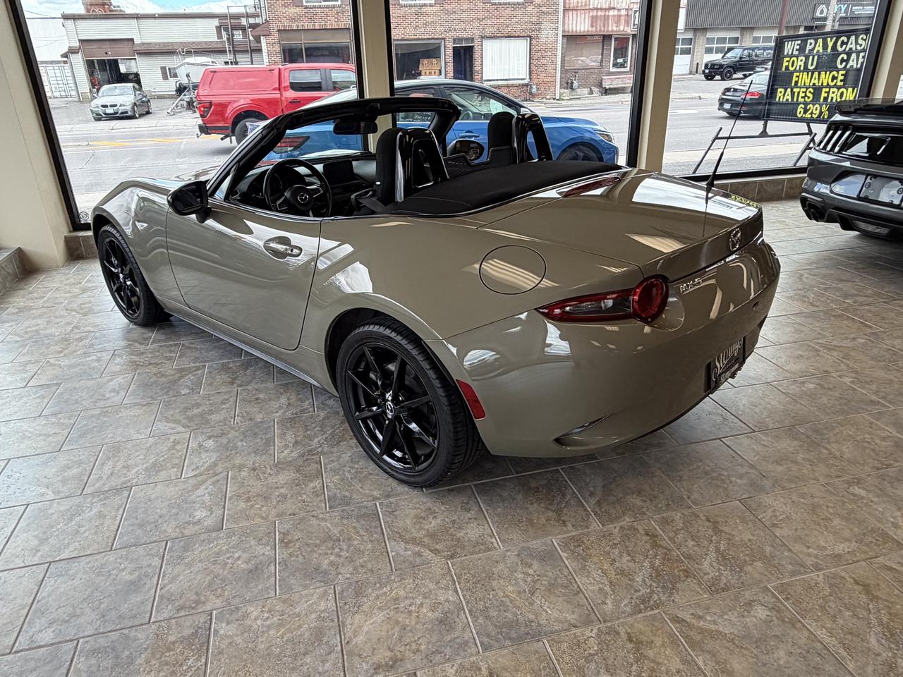 2023 Mazda MX-5 GS-P  **CALL BELLEVILLE 613*961*8848 Photo