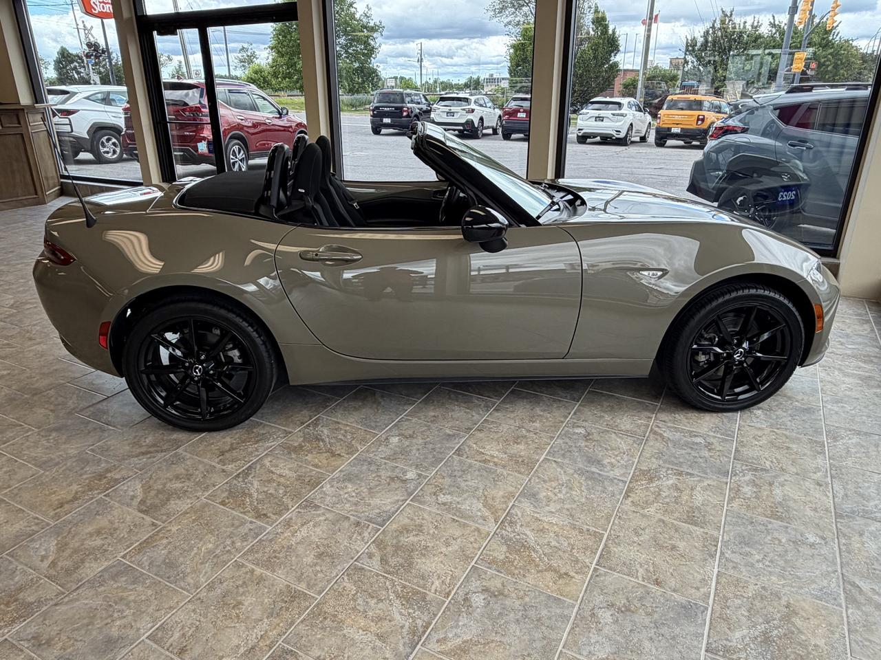 2023 Mazda MX-5 GS-P  **CALL BELLEVILLE 613*961*8848 Photo