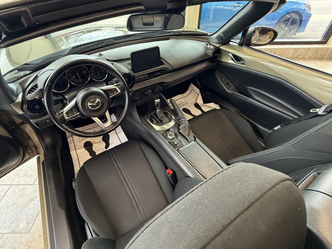 2023 Mazda MX-5 GS-P  **CALL BELLEVILLE 613*961*8848 Photo