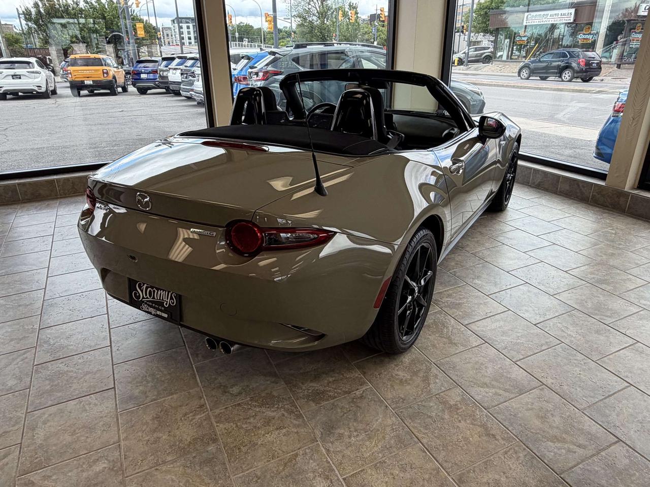2023 Mazda MX-5 GS-P  ** CALL BELLEVILLE 613-961-8848 ** Photo