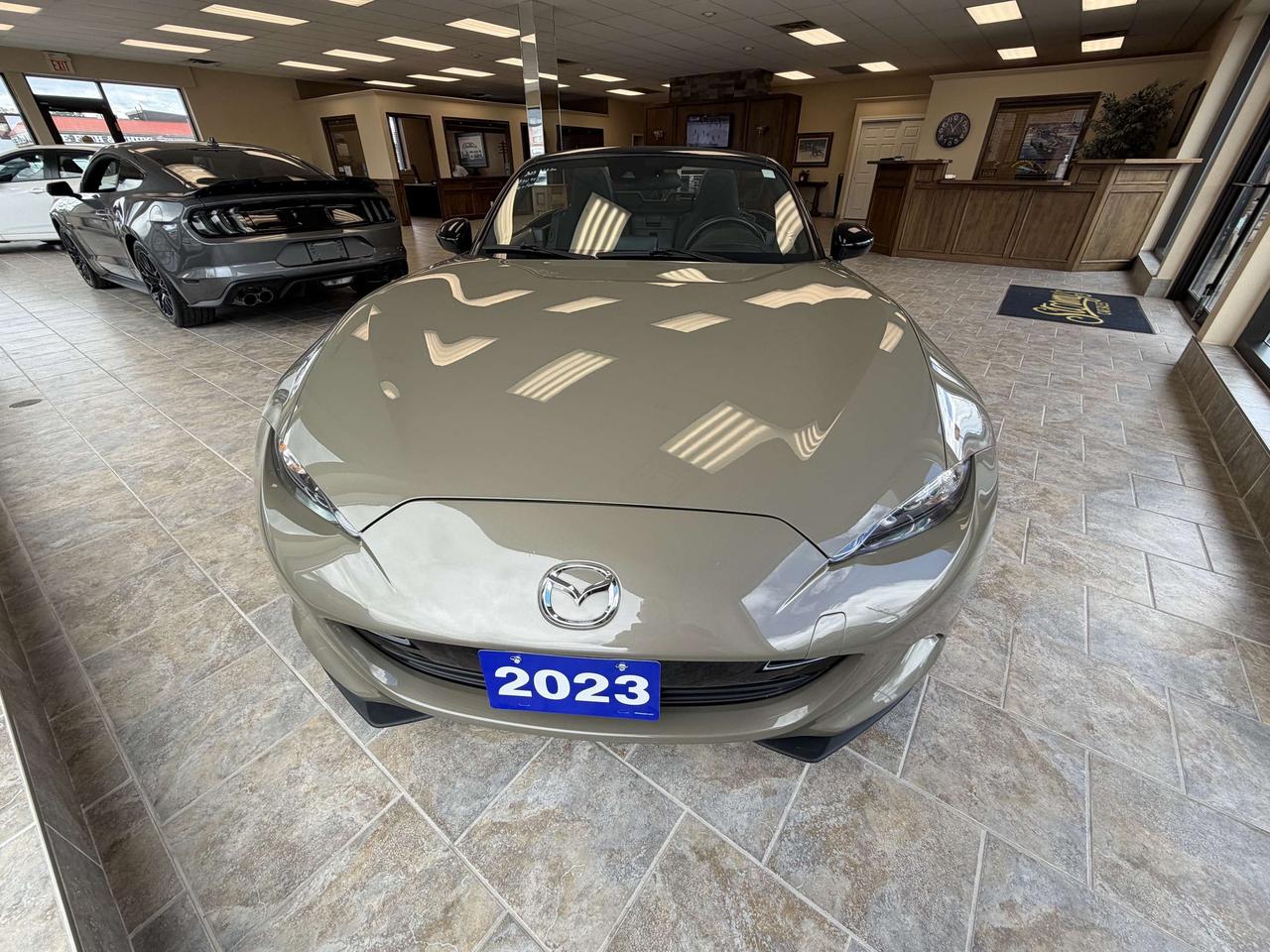 2023 Mazda MX-5 GS-P  ** CALL BELLEVILLE 613-961-8848 ** Photo