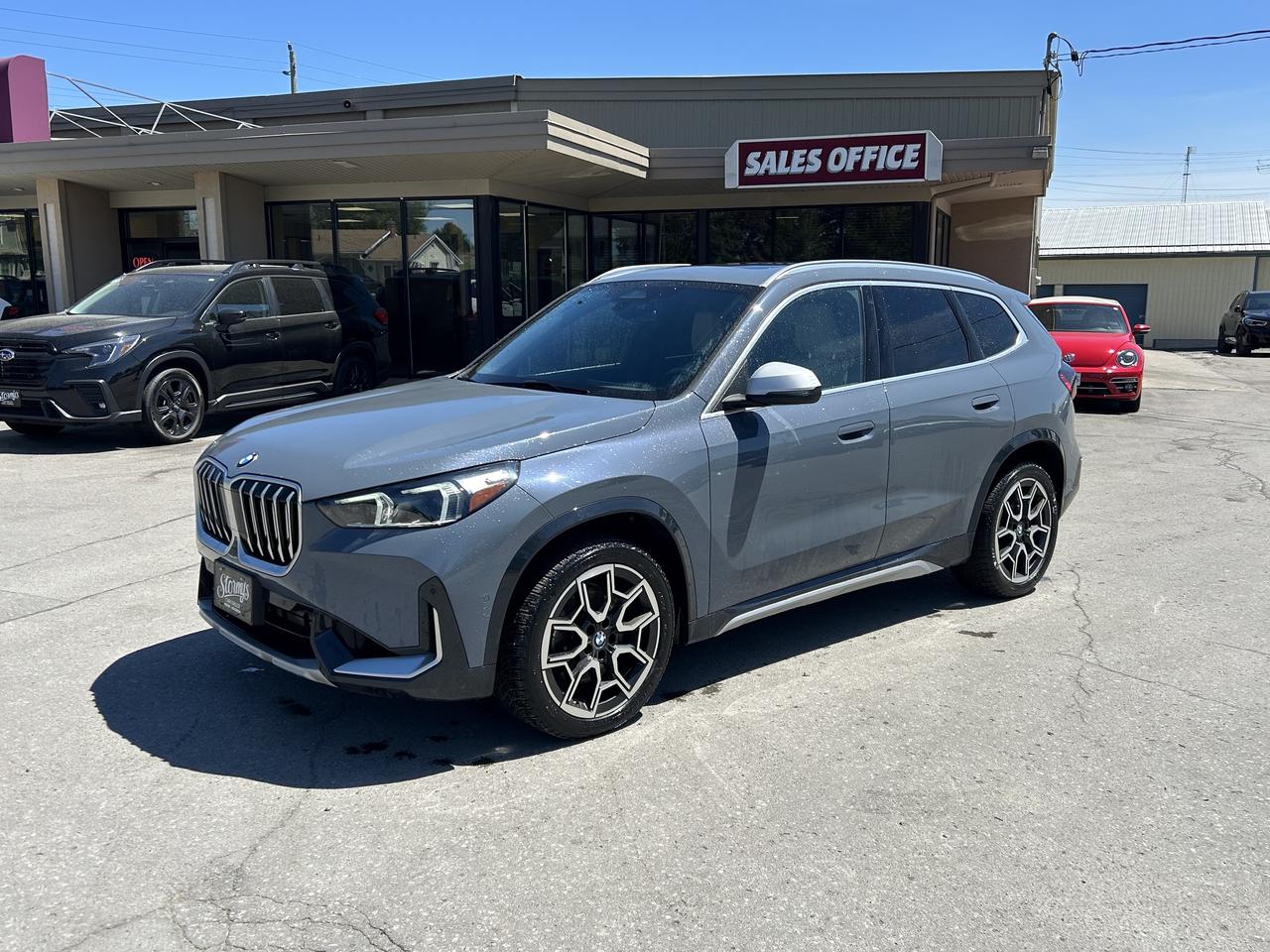 2023 BMW X1 XDRIVE/LEATHER/BACK UP CAM/SUN ROOF/CALL PICTON