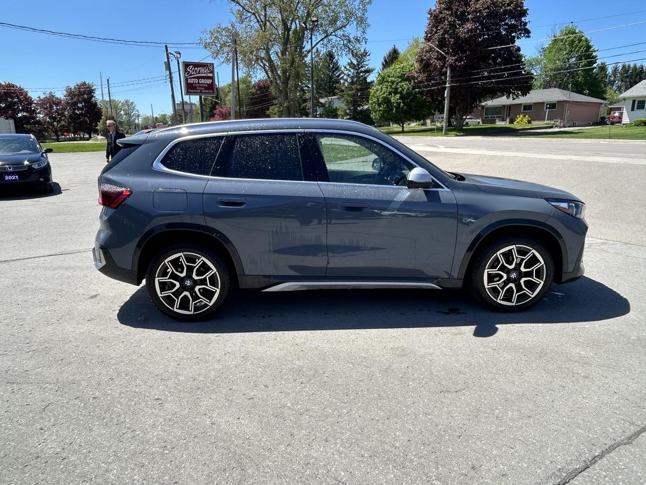 2023 BMW X1 XDRIVE/LEATHER/BACK UP CAM/SUN ROOF/CALL PICTON Photo4