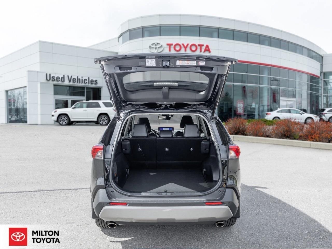2023 Toyota RAV4 Hybrid LEATHER MOONROOF JBL VENTIALTED SEATS ONE OWNER TC Photo